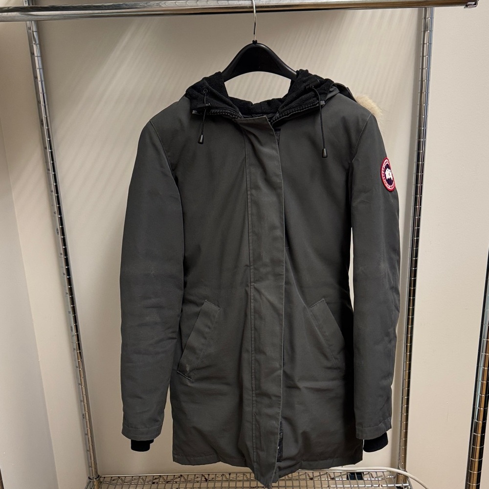 Canada Goose Women's Gray Parka with Fur Trim. Authentic Size S - Picture 6 of 15